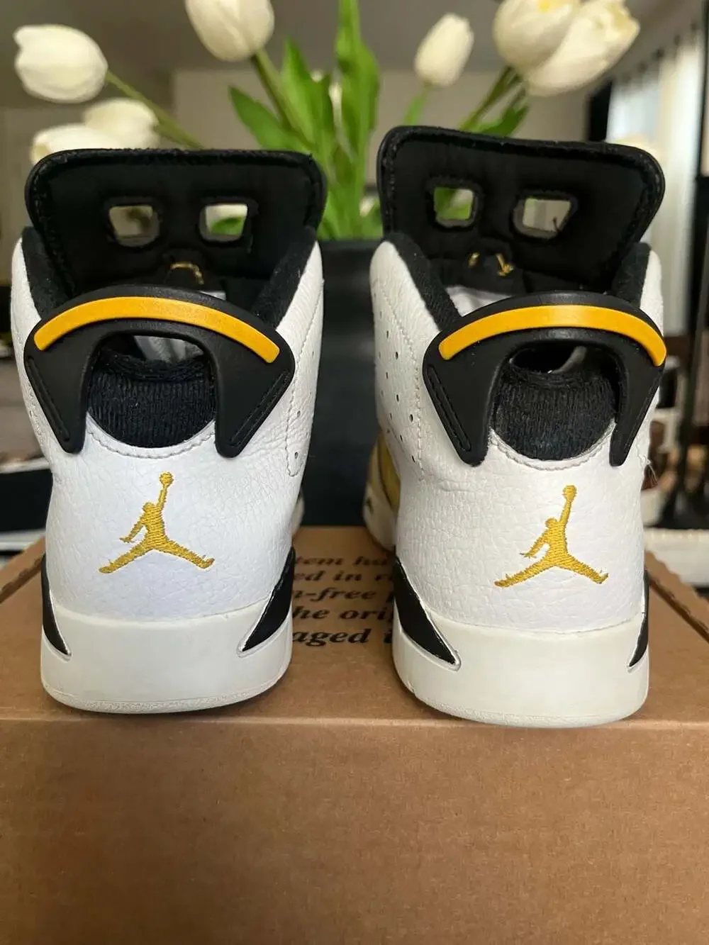 Air Jordan 6 Retro Yellow Ochre Basketball Sneakers size 2y